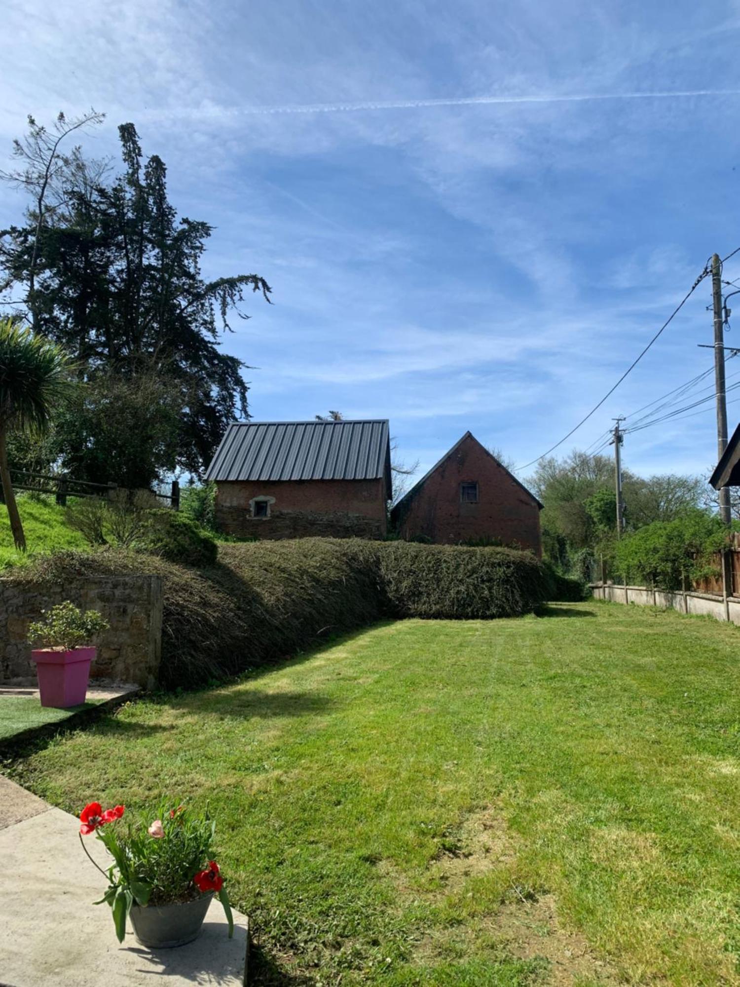 Gite De La Huberderie Quettehou Exterior foto